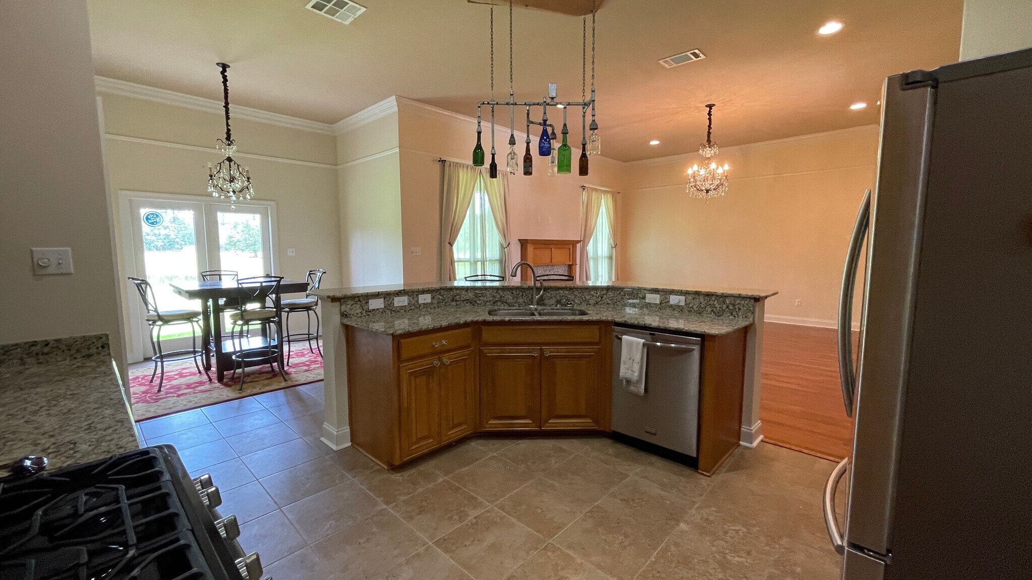 Building Photo - 20175 Kingland Dr
