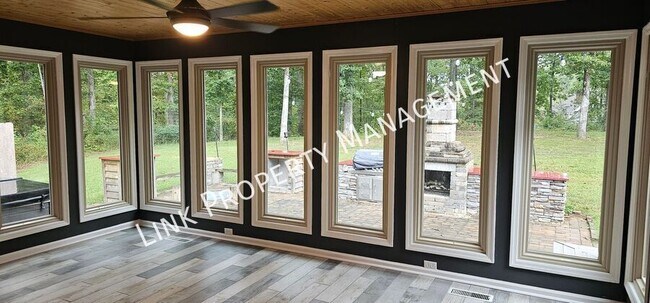 Building Photo - 7701 Elizabeth Way Dr