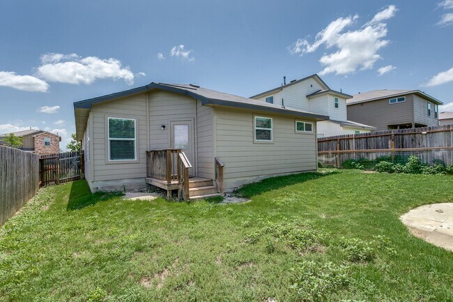 Building Photo - BEAUTIFUL 3-BEDROOM D.R. HORTON HOME IN RE...