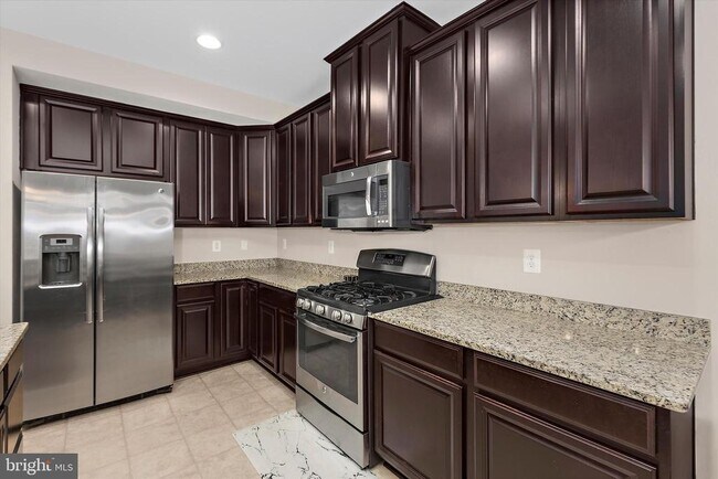 Building Photo - 364 Chessington Dr
