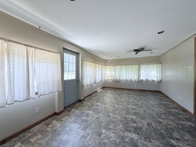 Building Photo - 383 Westover Rd