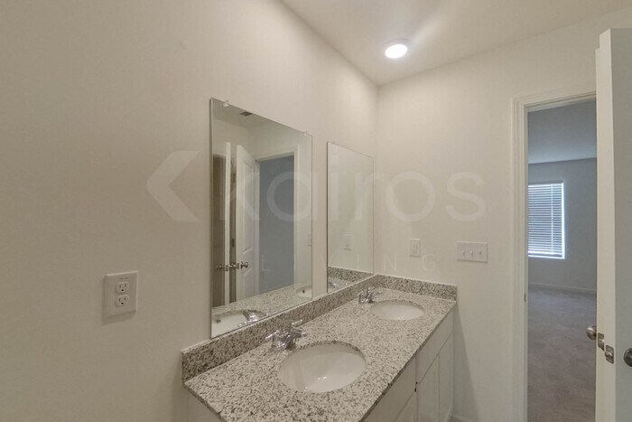 Building Photo - 109 Flat Rock Ml Trl