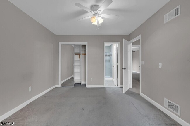 Building Photo - 107 Wimbledon Square