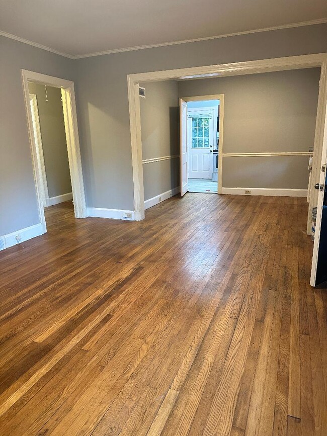 Building Photo - 1517 N Roxboro St