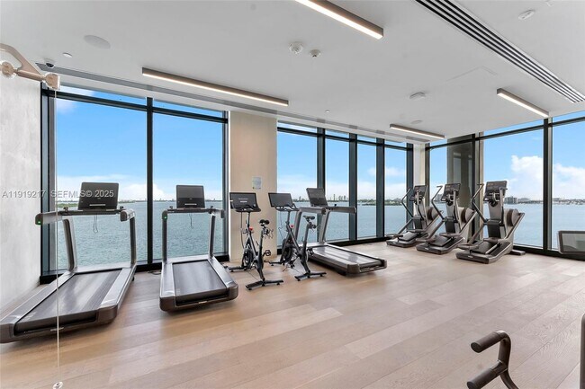 Building Photo - 3131 NE 7th Ave