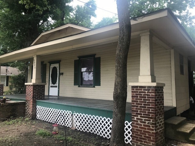 Building Photo - MOVE IN SPECIAL 3BR 2BA HOUSE Capital Heig...