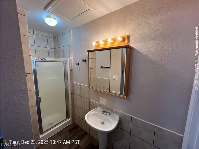 Building Photo - 400 Bonanza Way