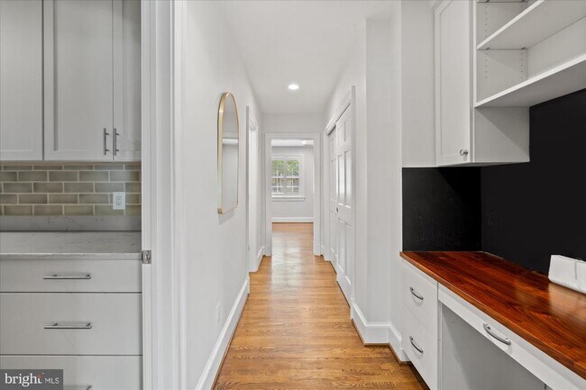 Building Photo - 4905 Dorset Ave