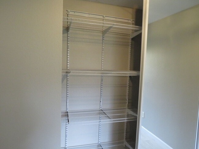 Building Photo - Juanita Townhome in Westwood Village ** 2bed/1.5 bath corner unit with Nice Private Backyard  $21...