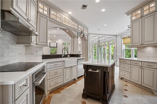 Building Photo - 6285 Sterling Dr