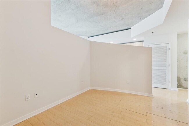 Building Photo - 3324 Peachtree Rd