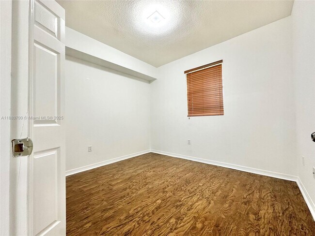 Building Photo - 10870 NW 88th Terrace