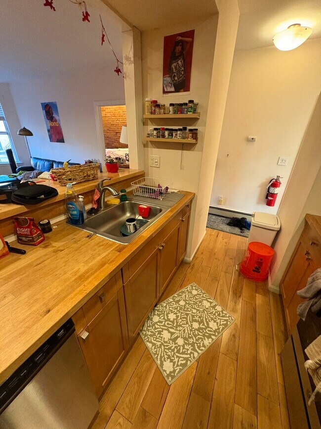 Building Photo - 204 Northampton St