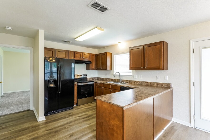 Building Photo - 608 Birchbrook Ct