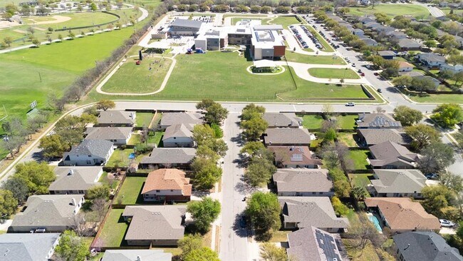 Building Photo - 1306 Lou Gehrig Ln