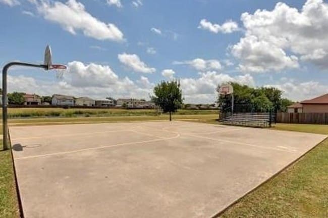 Building Photo - 13604 Coomes Dr