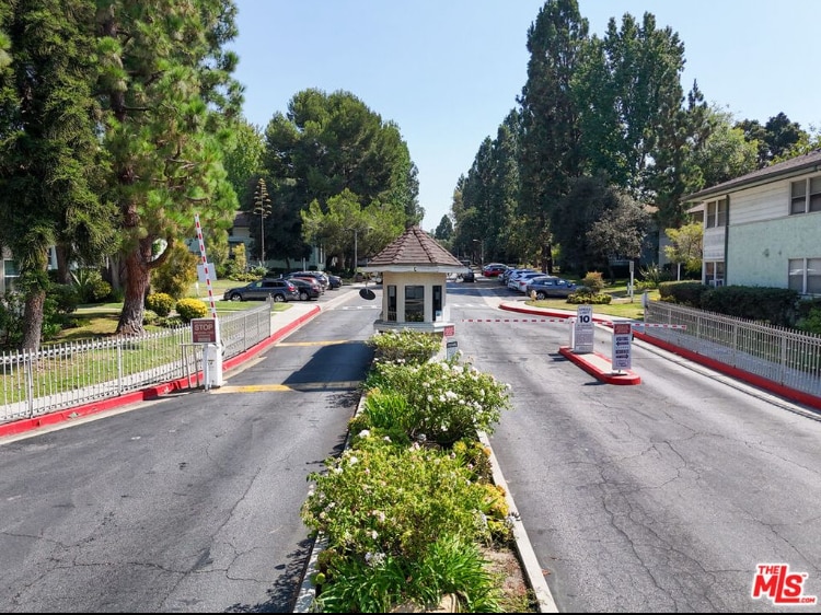 Building Photo - 5882 Bowcroft St