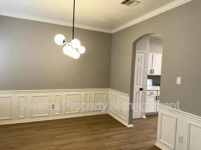 Building Photo - 3230 Vanity Dr