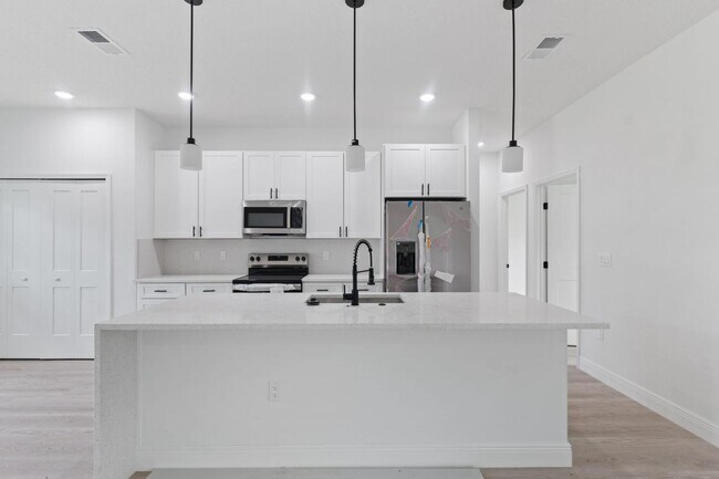 Building Photo - 5256 SW 155th Loop