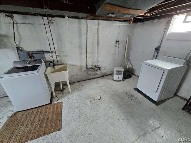 Building Photo - 232 Nichols Ave