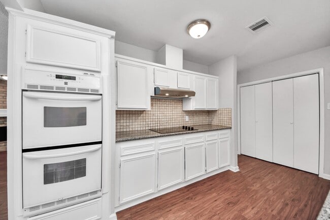 Building Photo - 16714 Britford