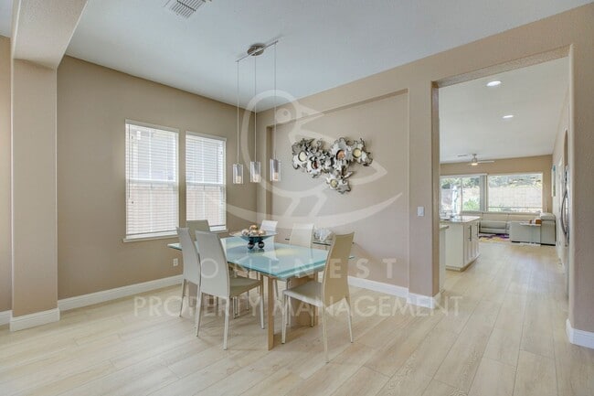 Building Photo - One of a kind, GREAT floorplan in Twelve Bridges
