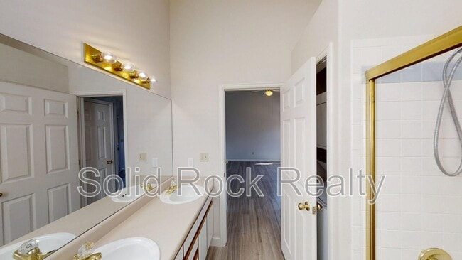 Building Photo - 6945 Yellowpine Dr