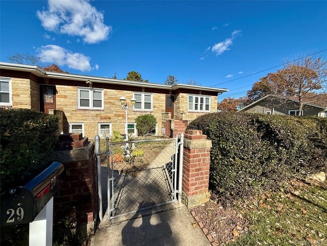 Building Photo - 29 Smith St