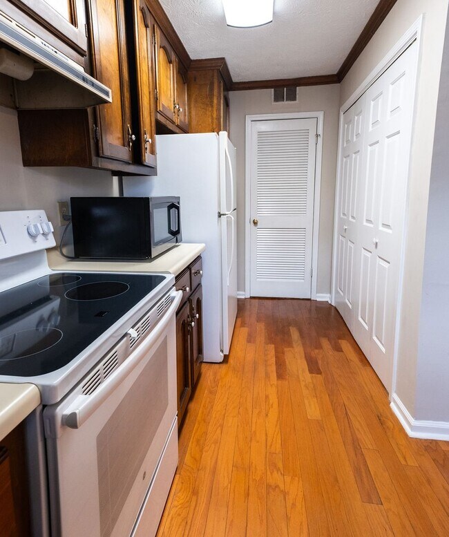 Building Photo - 2BR/2.5BA Townhome – Sweetwater Plantation (West Side)