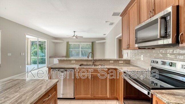 Building Photo - 4010 Green Tree Ave