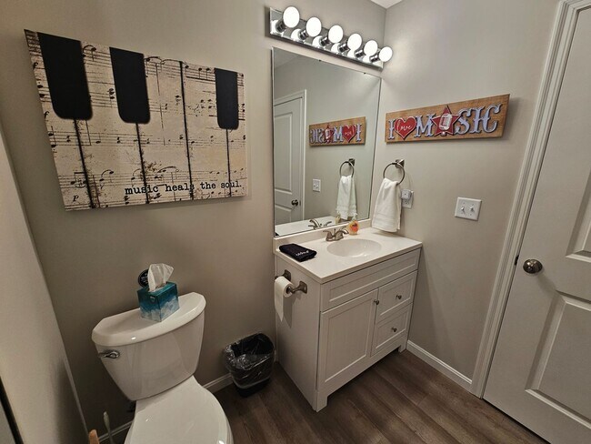 Building Photo - 814 Pierson Rd