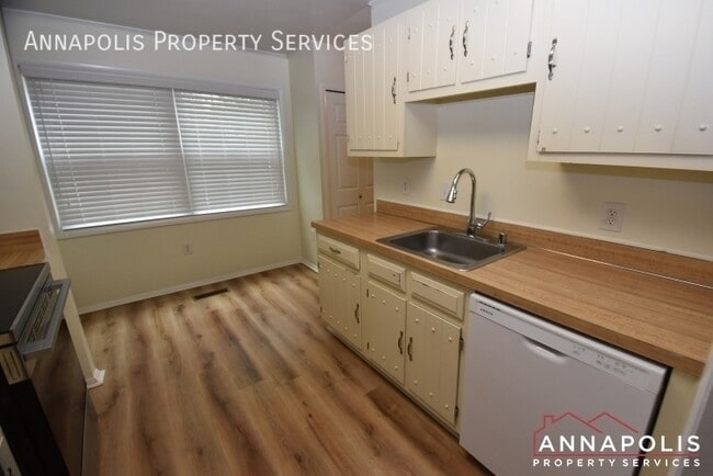 Building Photo - 1673 Forest Hill Ct