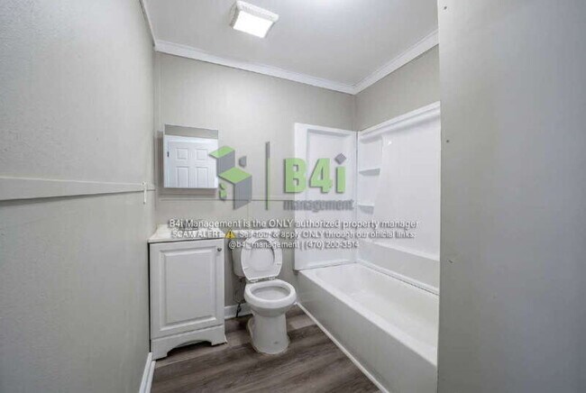 Building Photo - 907 L S Glencamp Way