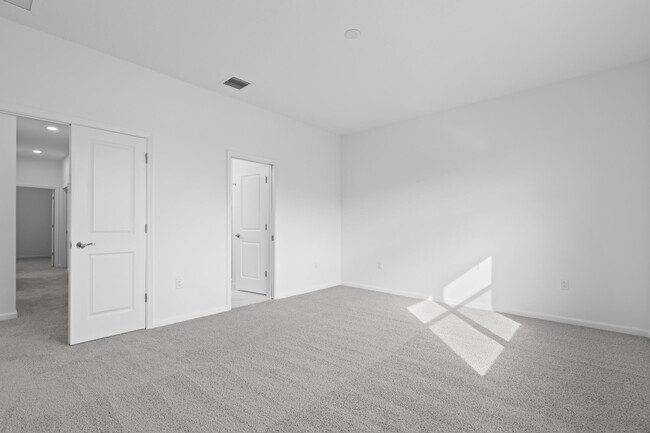 Building Photo - 4616 Longwood Lk Sq