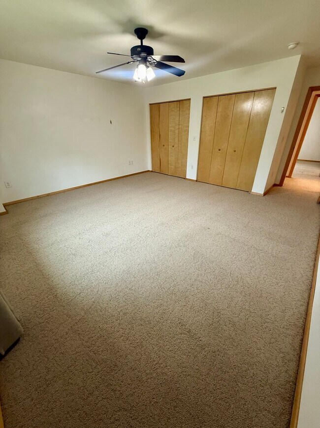 Building Photo - 2175 Chateau Ct