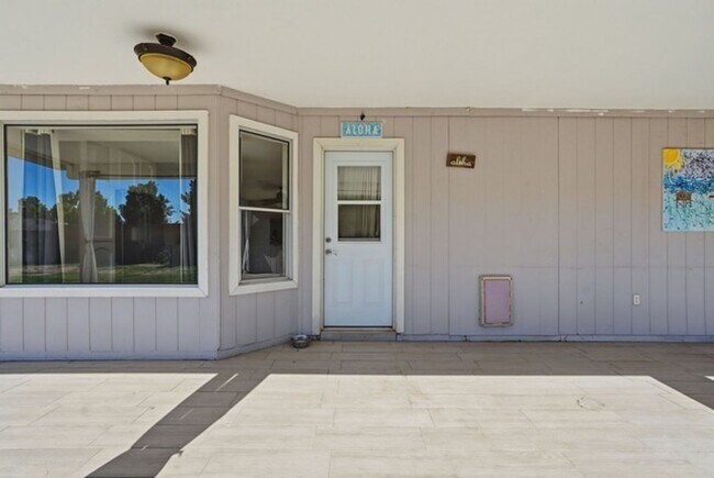 Building Photo - Mesa 4 Bed Single-Level Home • 2,044 Sq Ft • Oversized Yard • Stapley & McKellips