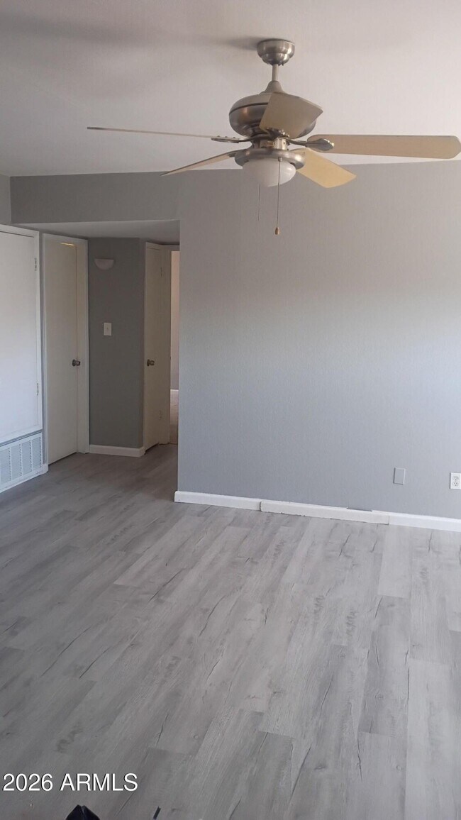 Building Photo - 2694 E Oakleaf Dr