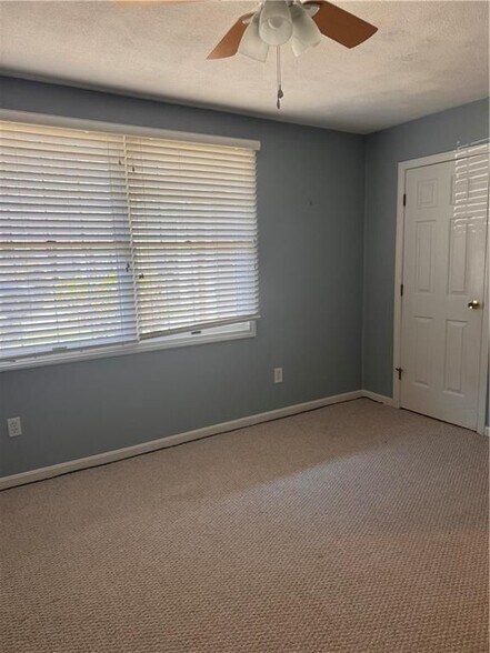 Building Photo - 92 Trellis Dr