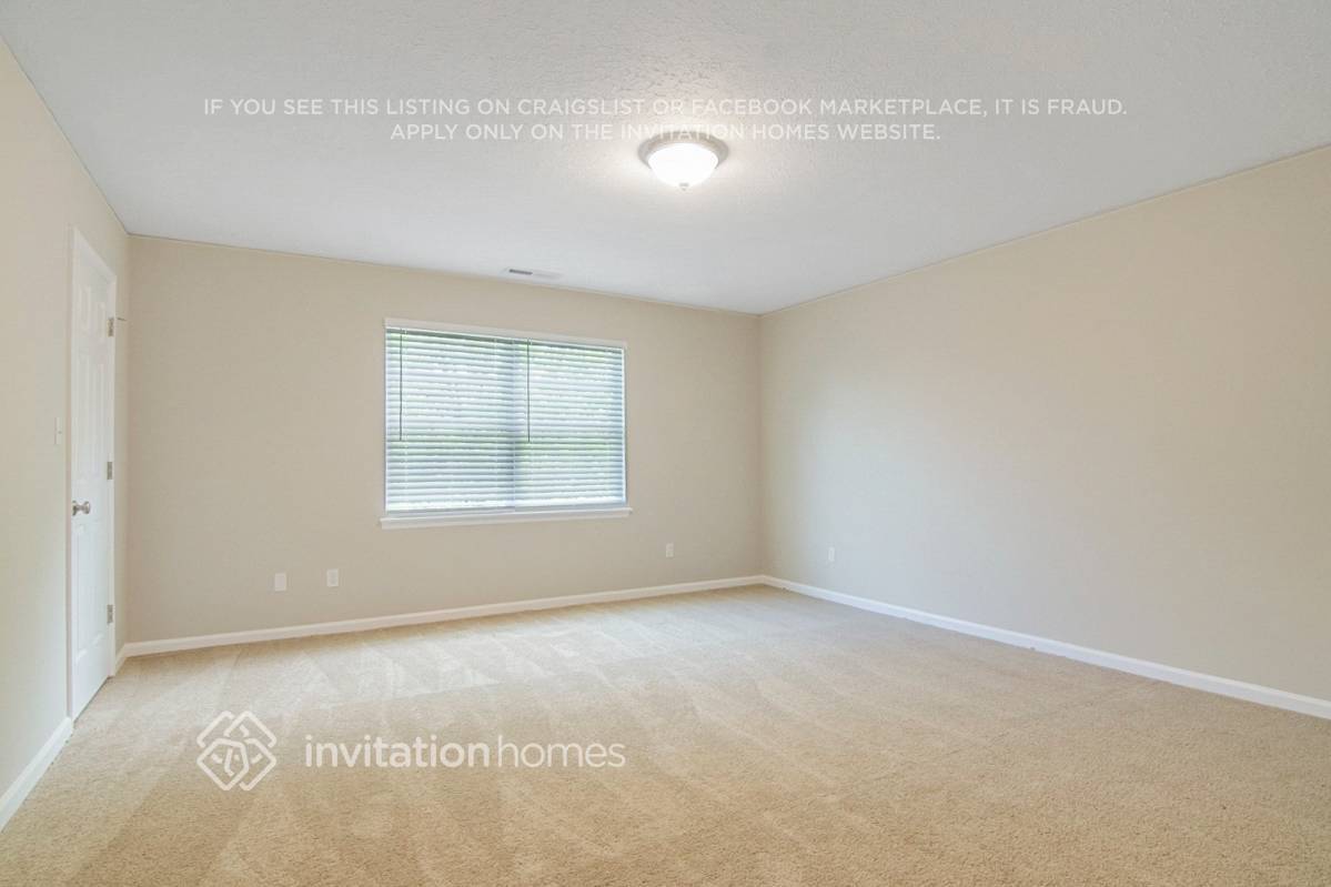 Building Photo - 2831 Bombay Dr