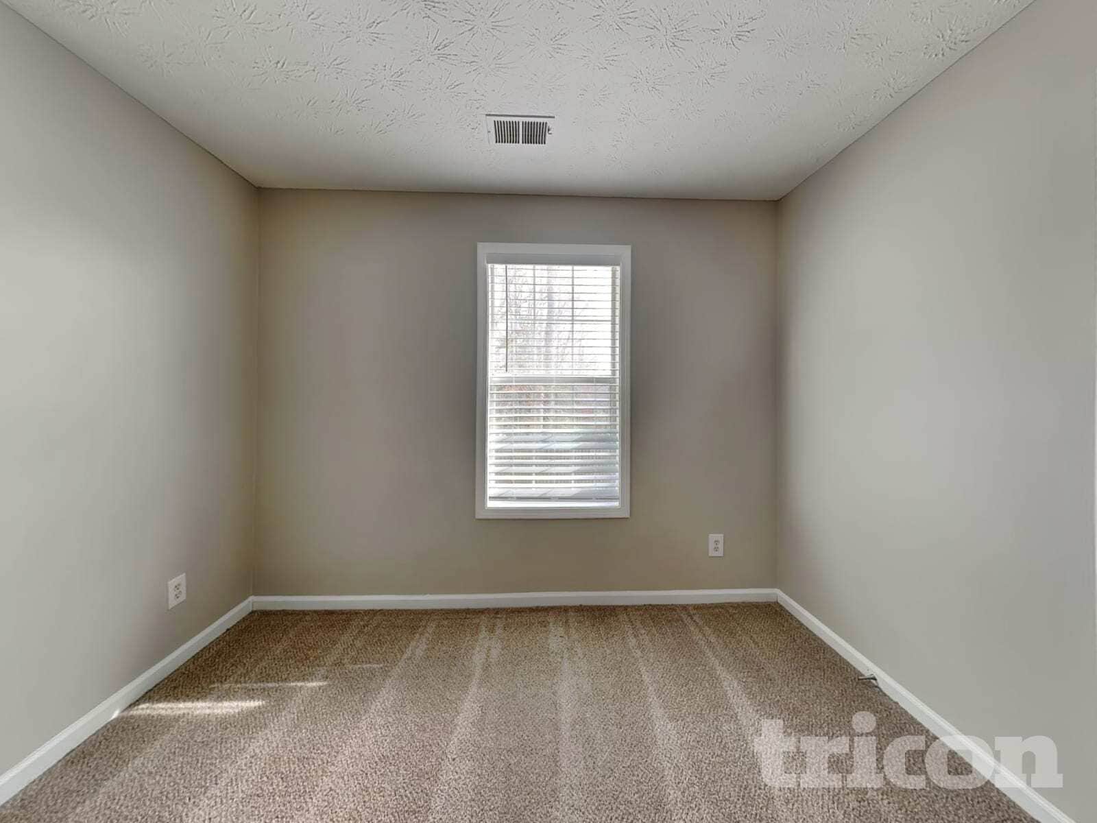 Building Photo - 2556 Tolliver Dr