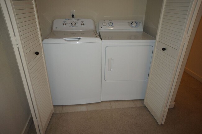 Building Photo - Beaverton Luxury Condo - Tanasbourne area - APPLICATION PENDING