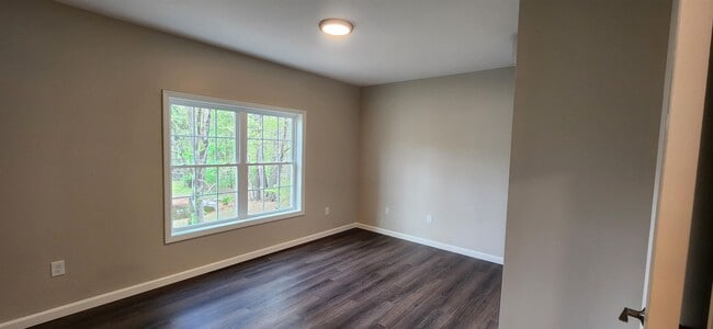 Building Photo - 217 Rockingham Rd