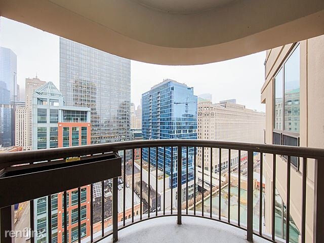Building Photo - 1 br, 1.5 bath  - 400 N La Salle Dr Apt 2005