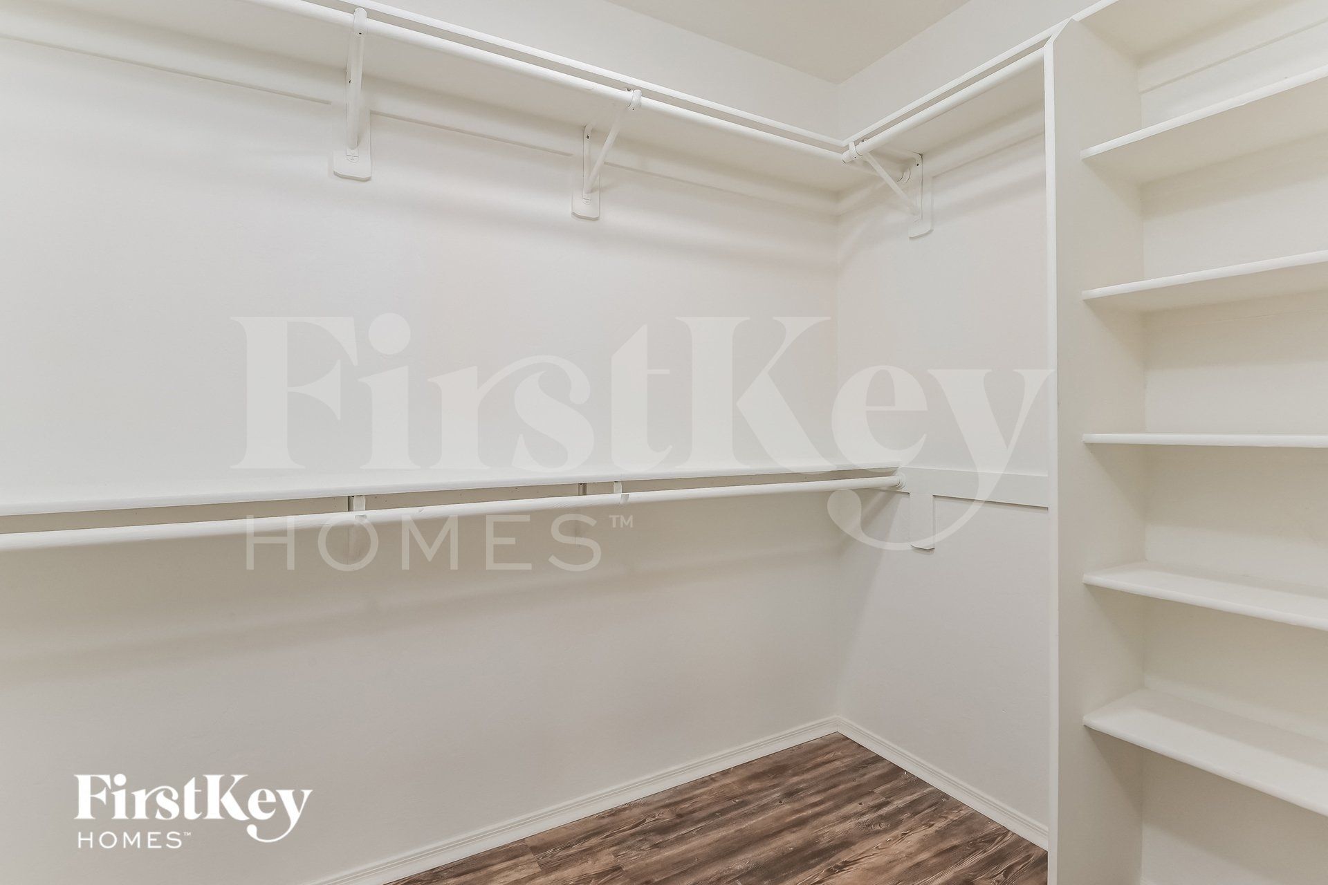 Building Photo - 2920 W Calle Lucinda