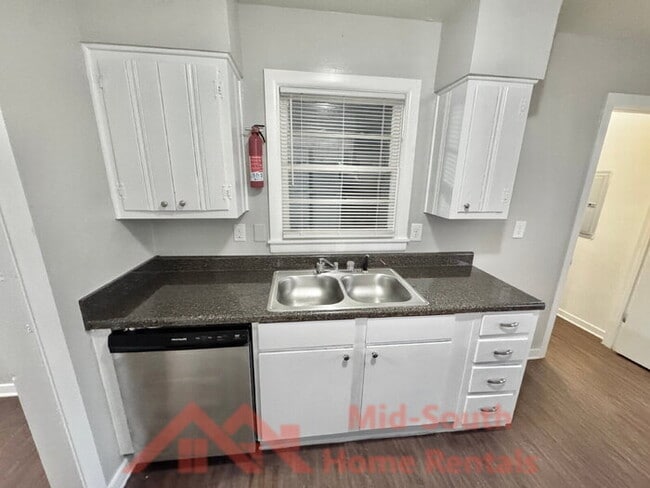 Building Photo - 1754 Danville Rd