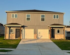 Building Photo - 3411 Adoration St