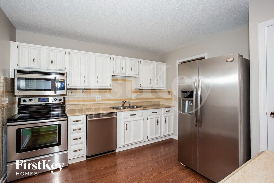 Building Photo - 111 Timberlake Ct