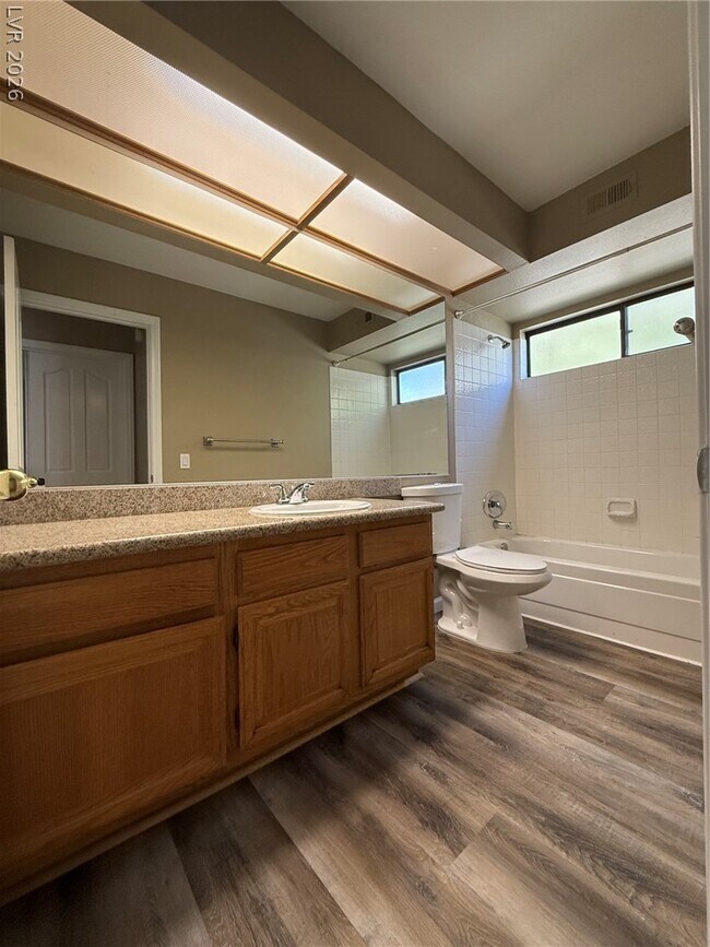 Building Photo - 2716 Baycliff Ct