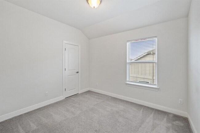 Building Photo - 138 Fern Dr