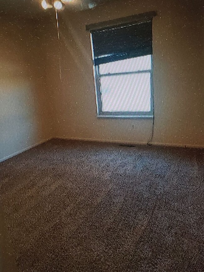Building Photo - 2 BED WESTMOOR CONDO